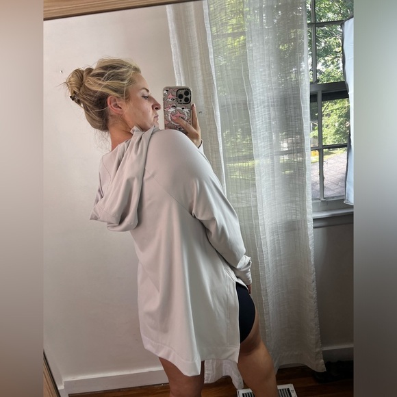 ATHLETA ABALONE GRAY GLACIER HANDKERCHIEF PONCHO small - Picture 11 of 14